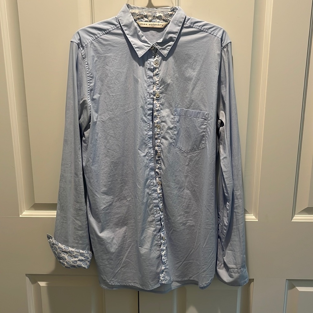 Lightweight women’s blouse. Size 40 (euro). Light blue. Great details throughout